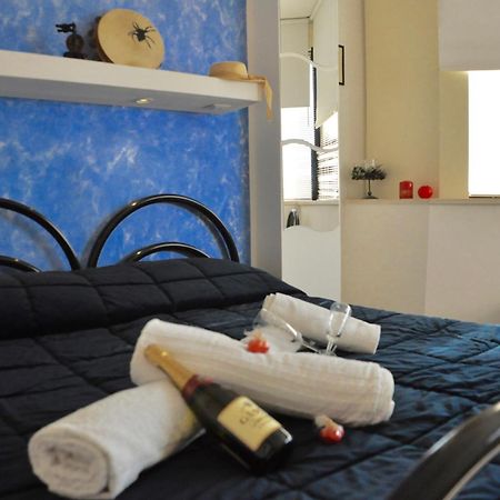 Lo Specchio Del Salento Bed and Breakfast Λέτσε Εξωτερικό φωτογραφία