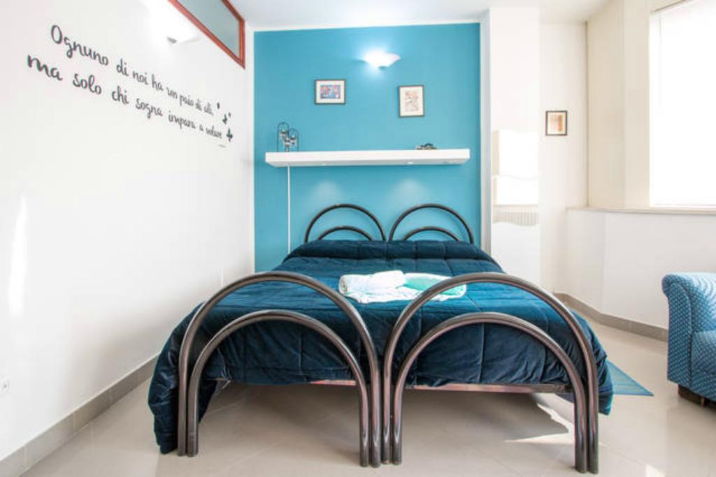 Lo Specchio Del Salento Bed and Breakfast Λέτσε Δωμάτιο φωτογραφία