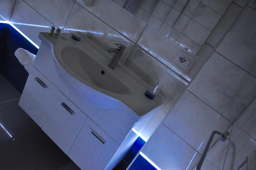 Lo Specchio Del Salento Bed and Breakfast Λέτσε Εξωτερικό φωτογραφία